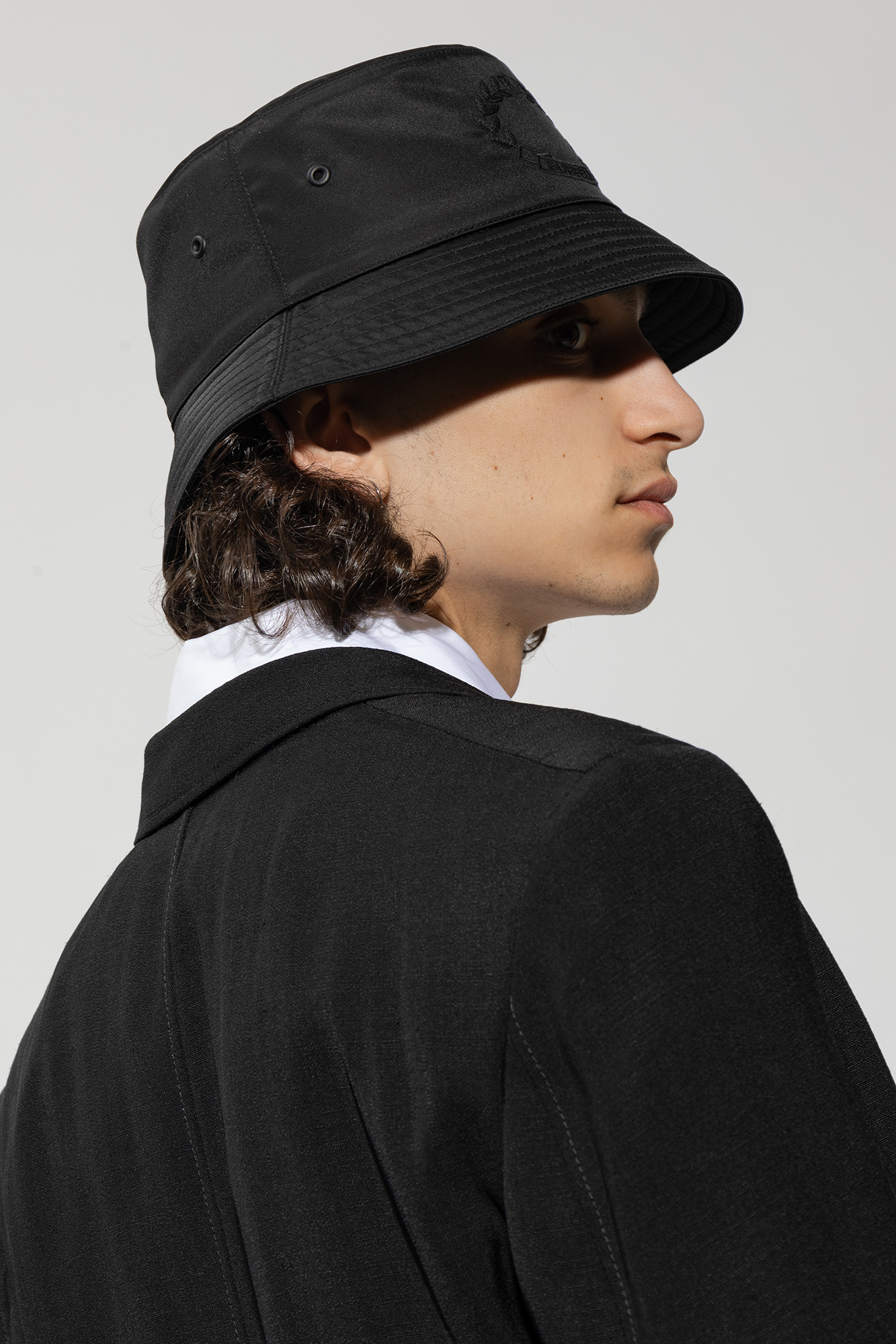 Black burberry outlet bucket hat